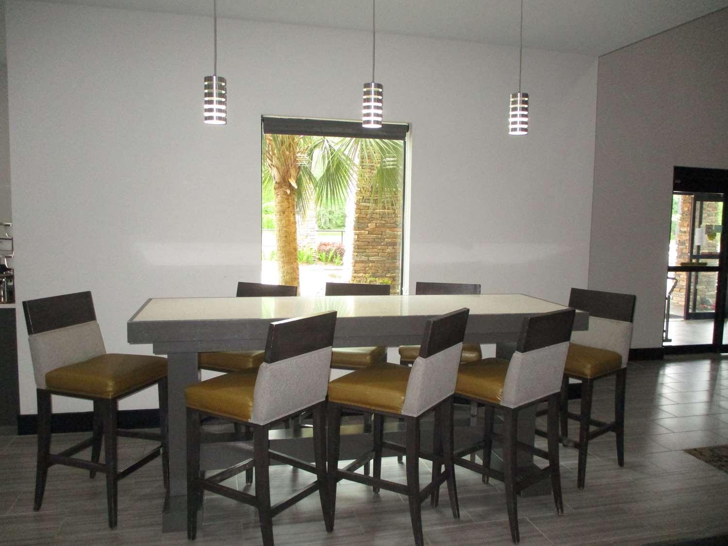 Best Western Plus Regency Park Walker Экстерьер фото
