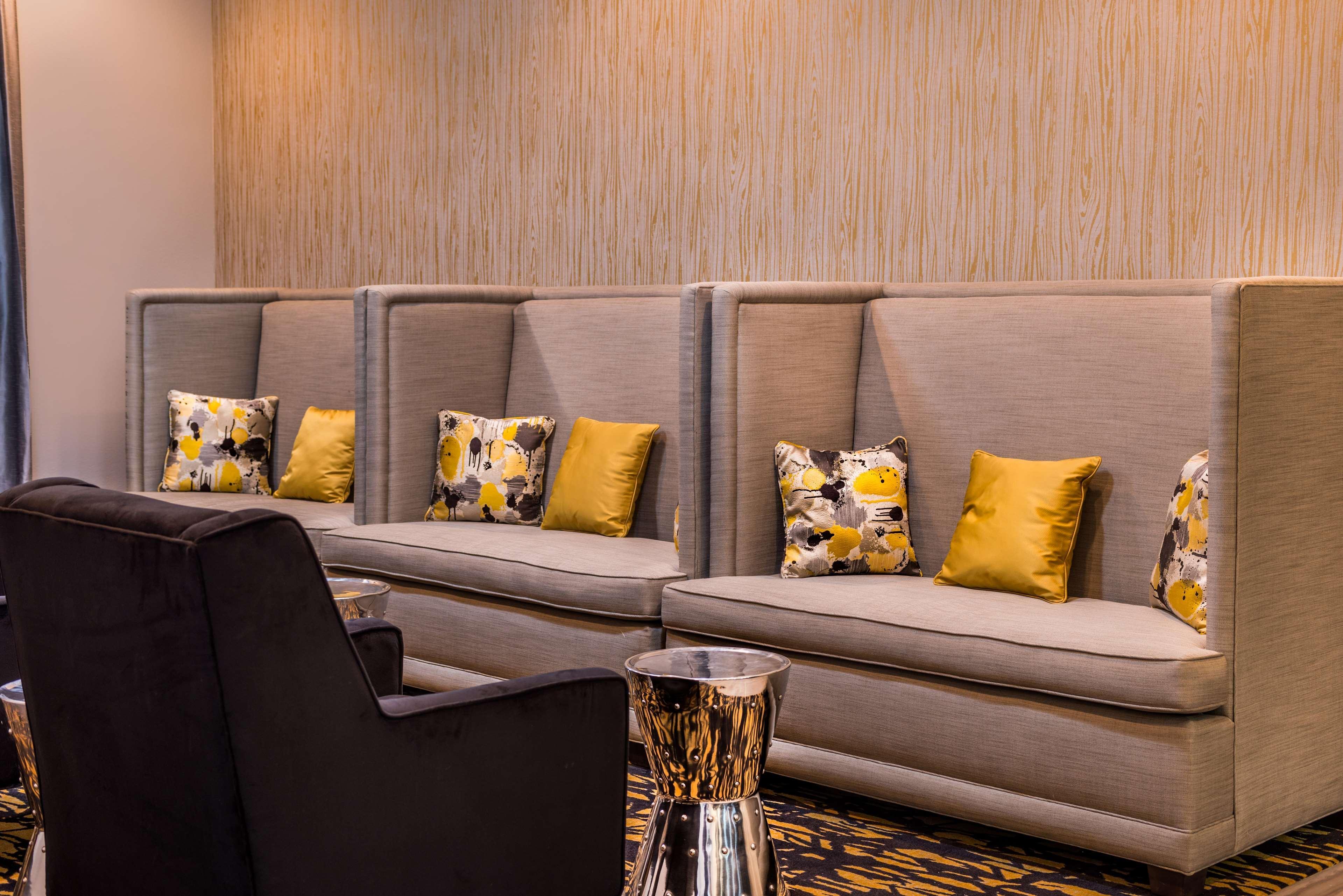 Best Western Plus Regency Park Walker Экстерьер фото