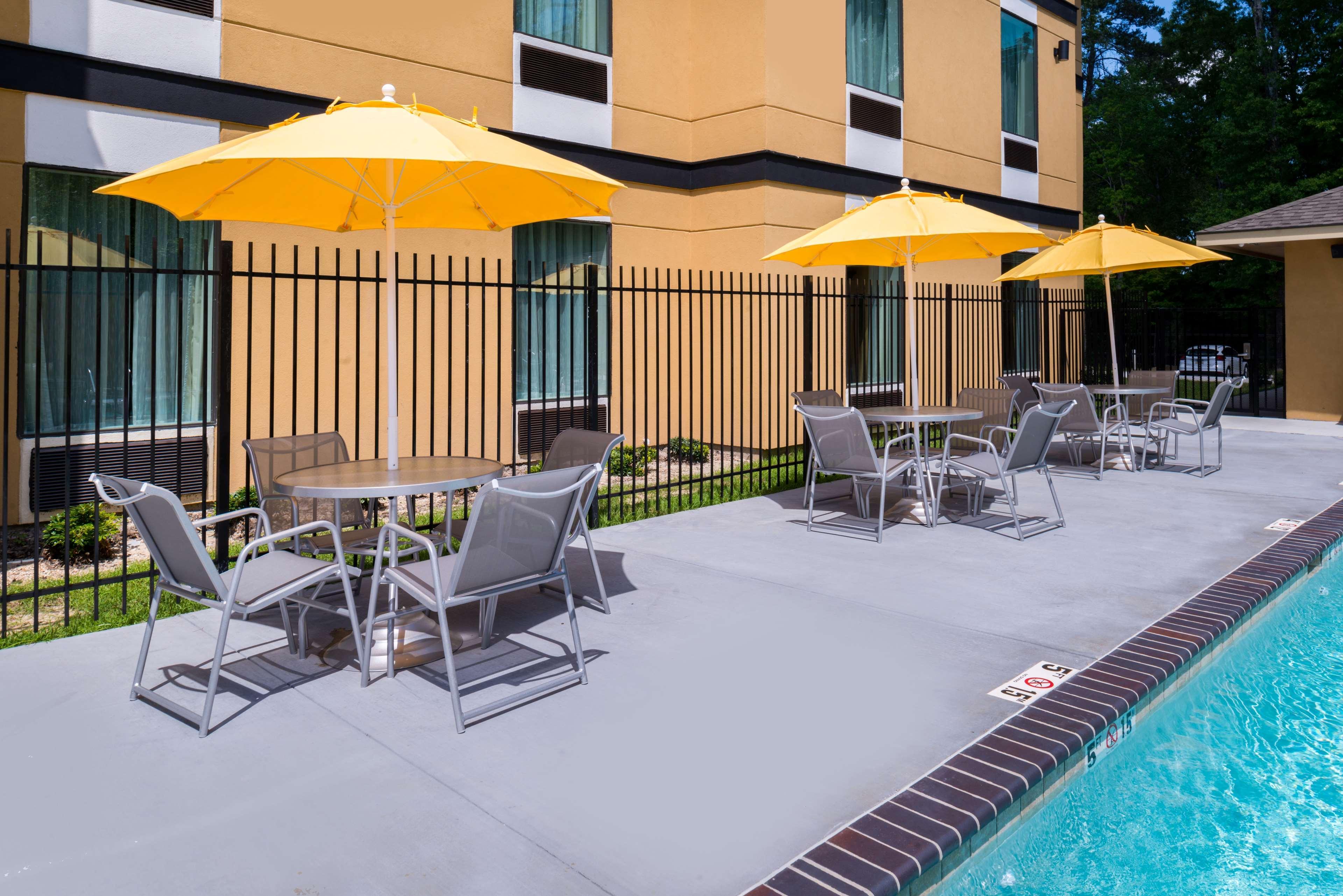 Best Western Plus Regency Park Walker Экстерьер фото