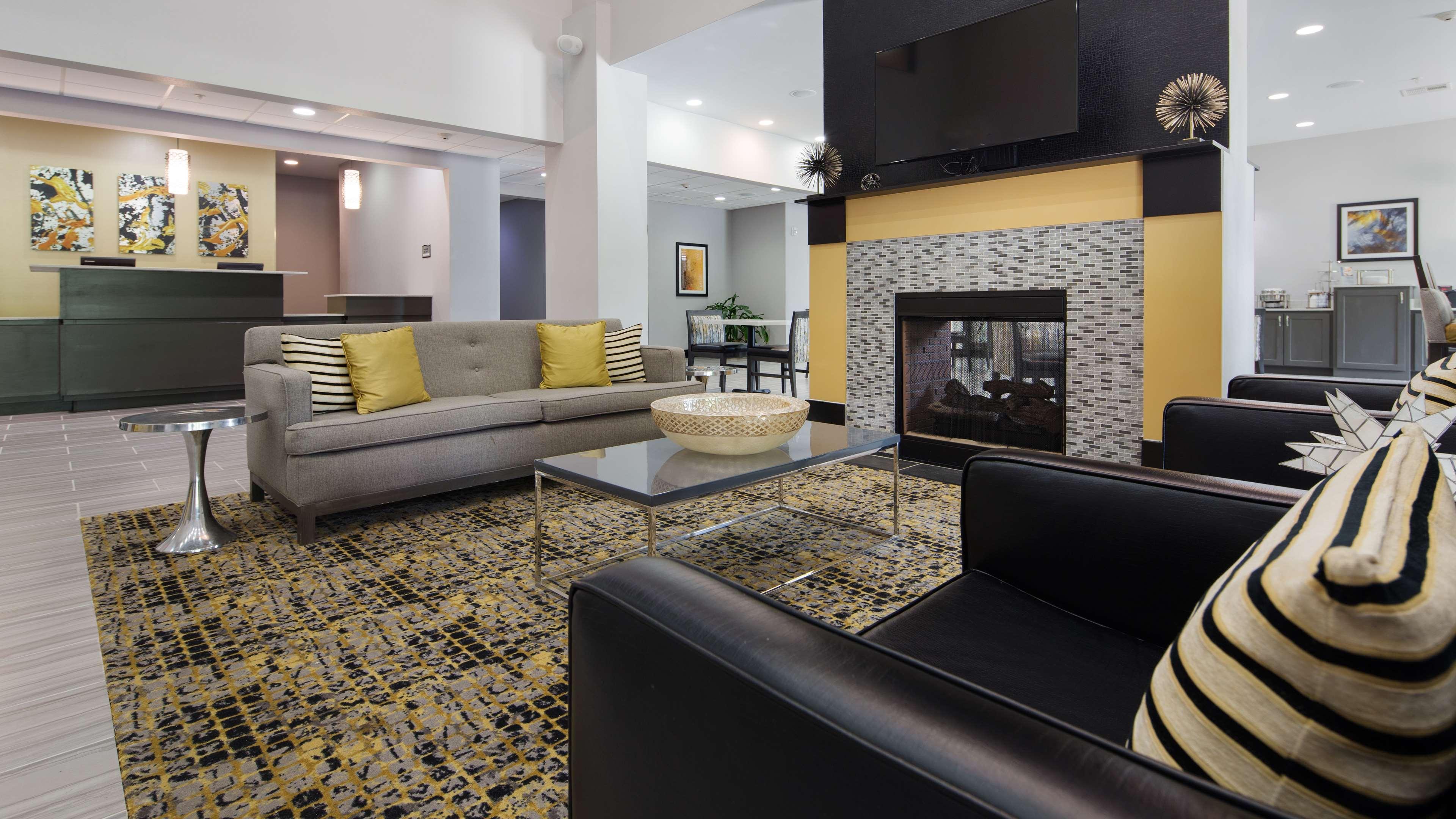 Best Western Plus Regency Park Walker Экстерьер фото