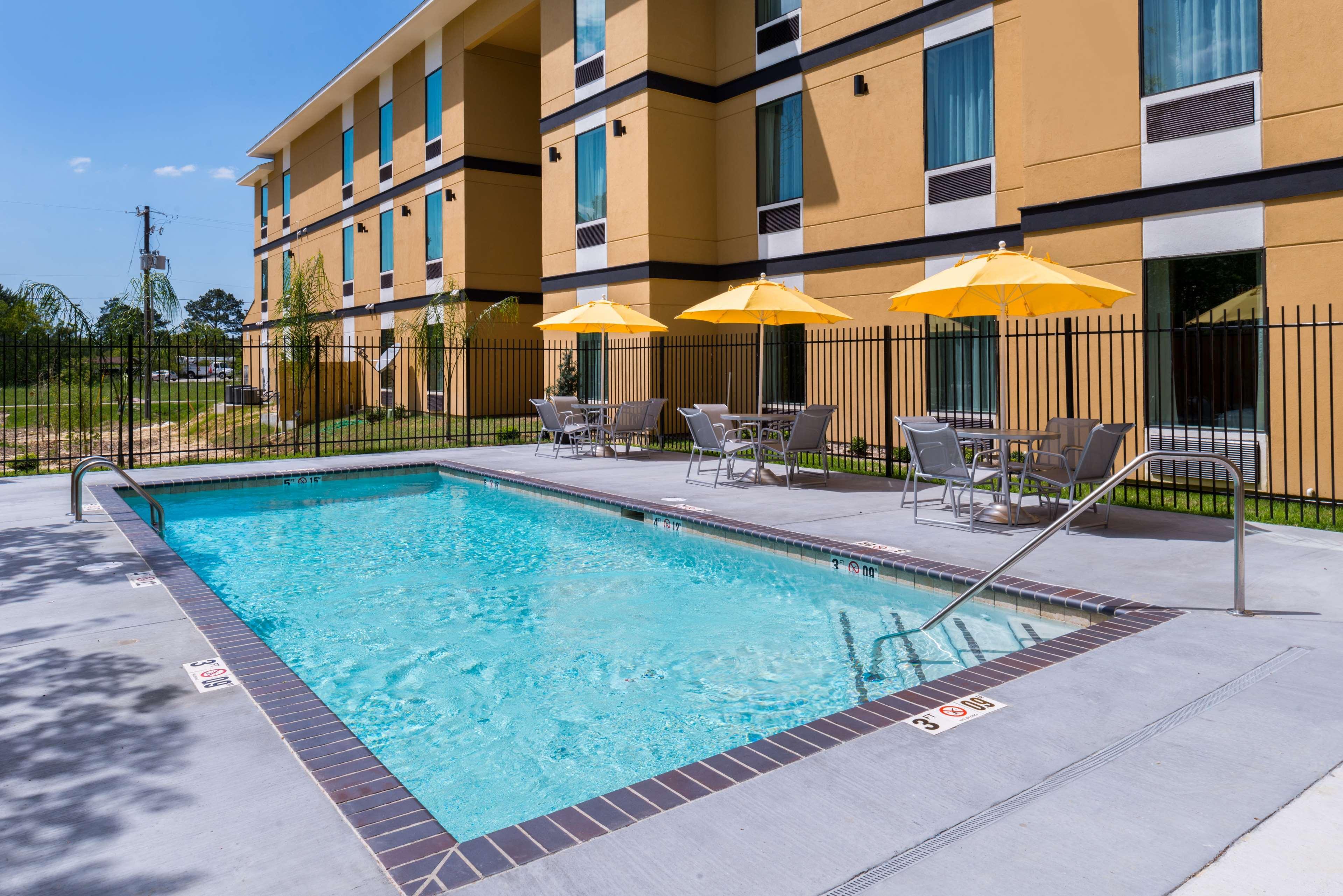 Best Western Plus Regency Park Walker Экстерьер фото